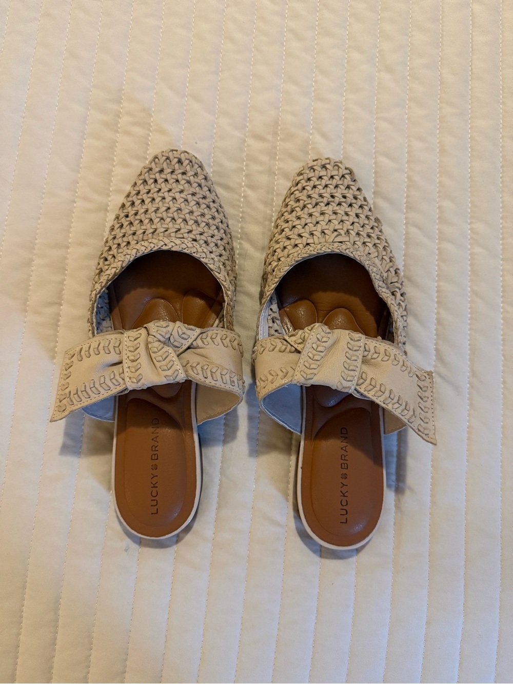 Lucky Brand Beige Woven Bow Slip-On Mules